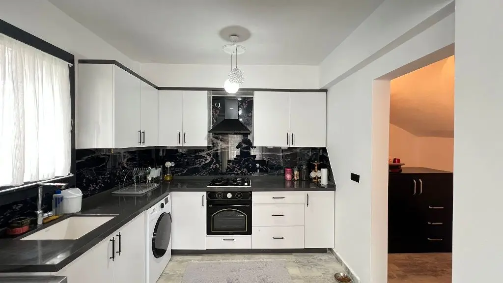 Fitted kitchen